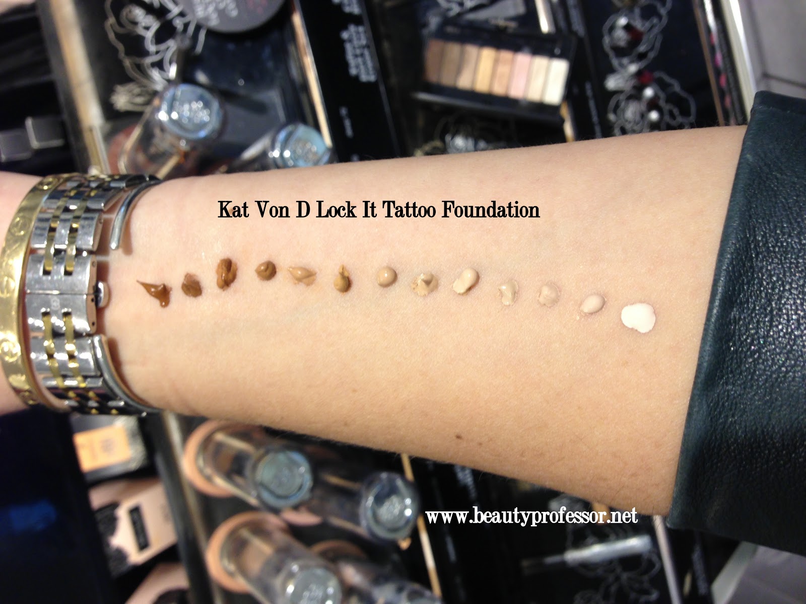 det er nytteløst reference malt Swatches in Many Shades: Kat Von D Lock It Tattoo Foundation