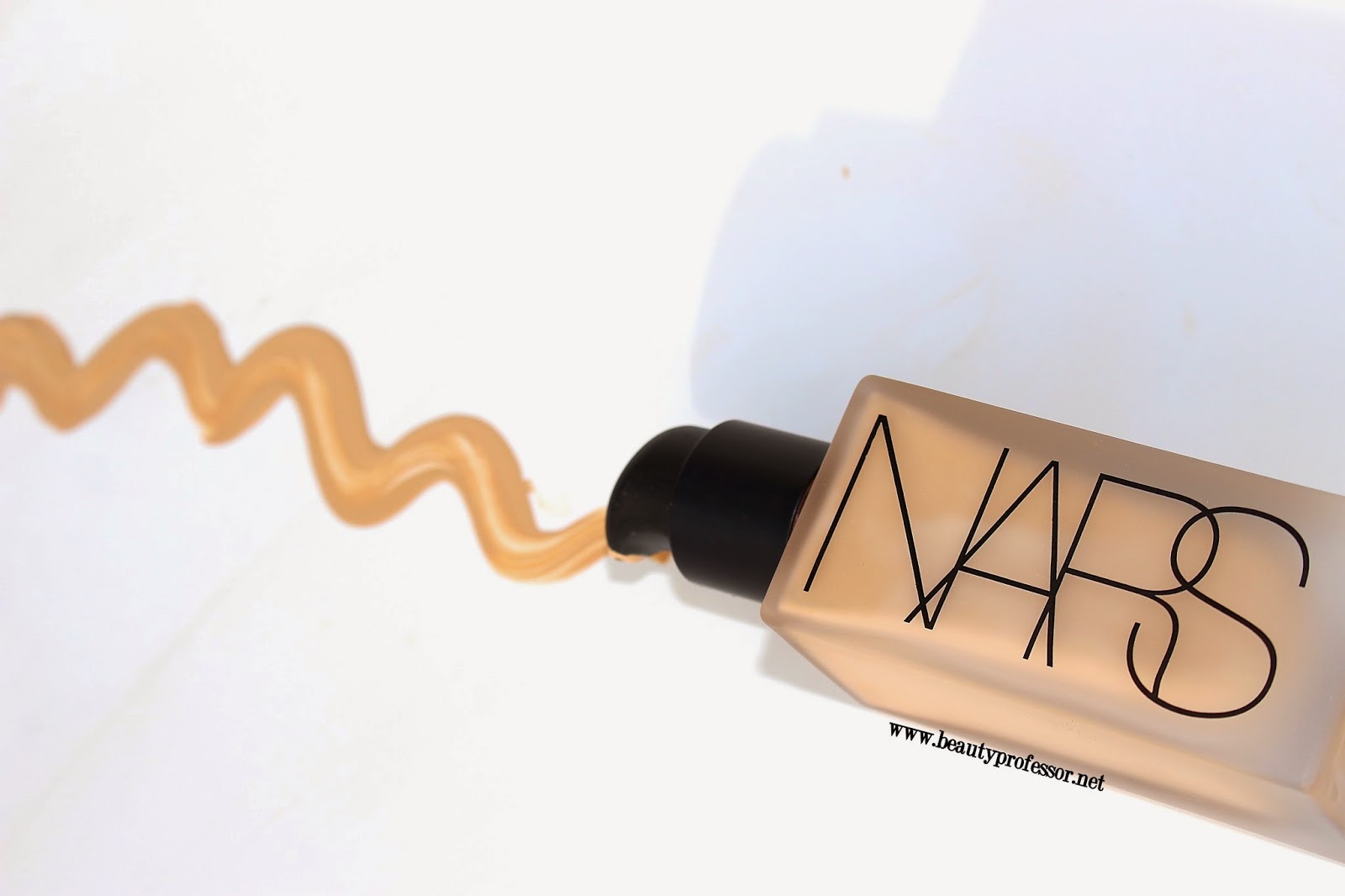 NARS All Day + - Swatches Professor Weightless Beauty Luminous Shade! Impressions of Foundation...Intial EVERY