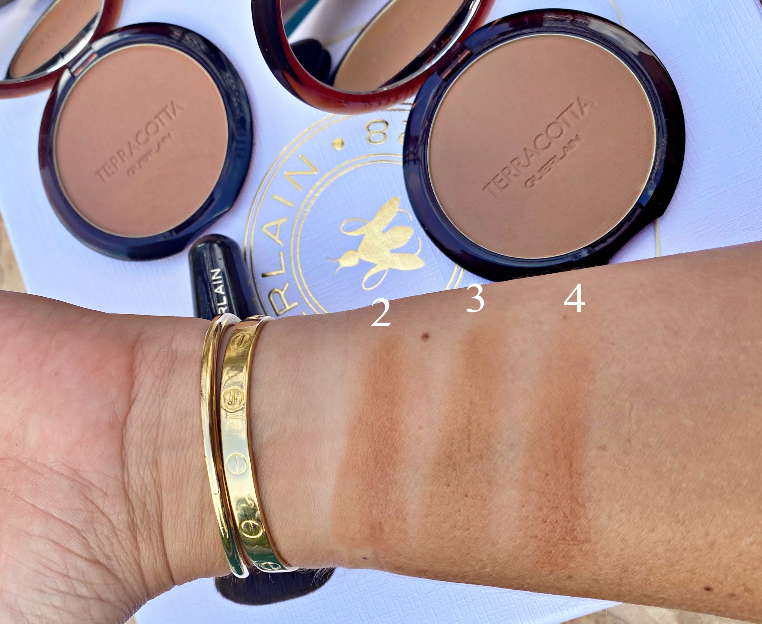 watches of the Guerlain Terracotta Sunkissed Natural Bronzer Powder