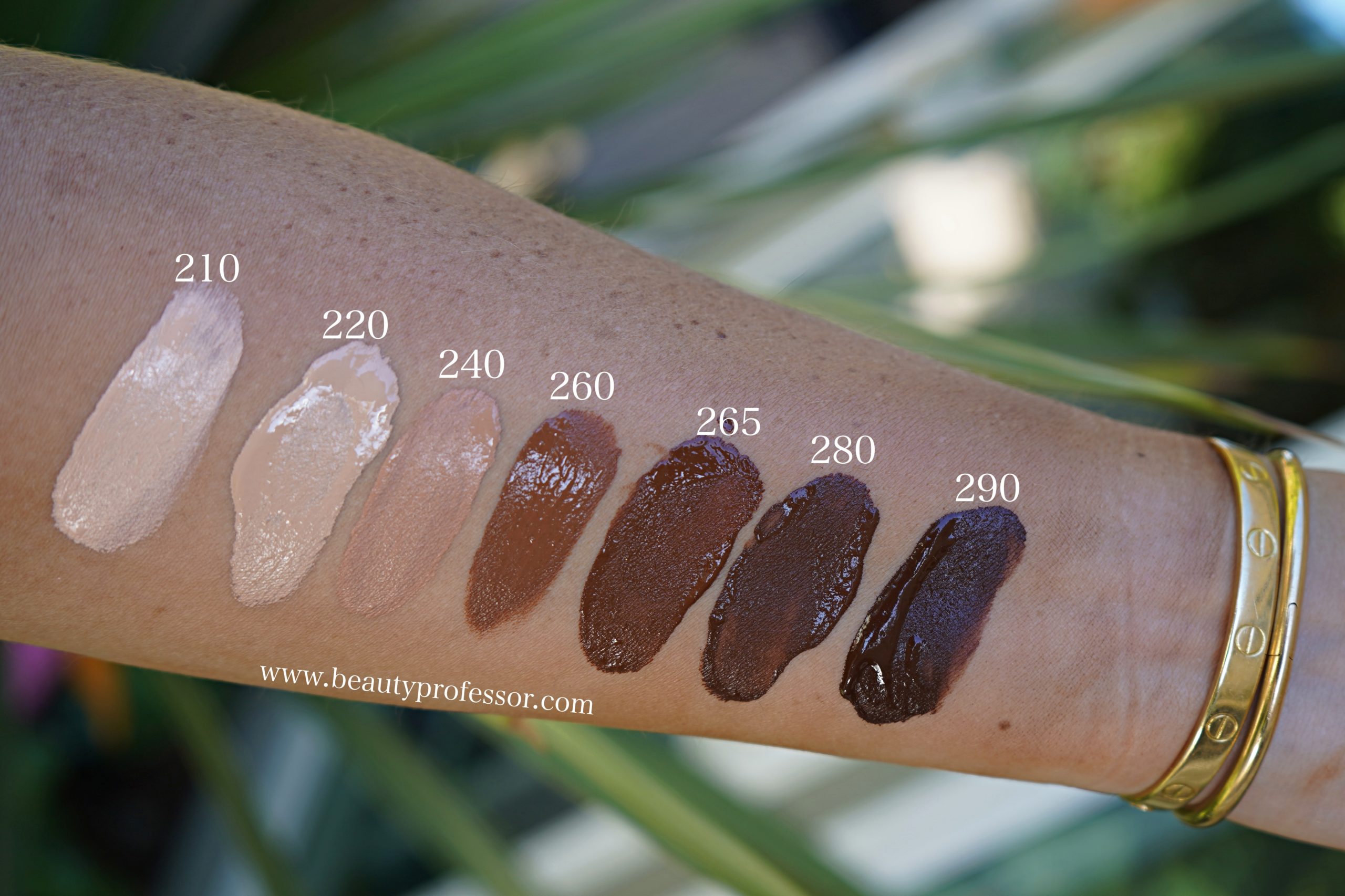 SUQQU The Liquid Foundation shades for skin with rosy/pink undertones in outdoor shade