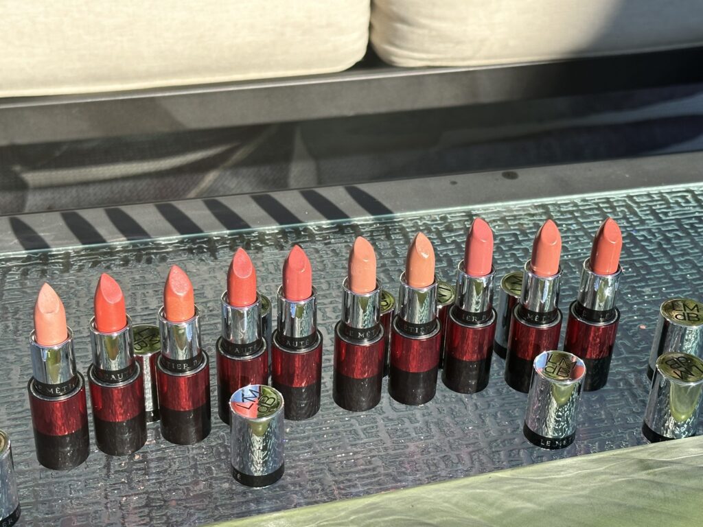 le metier de beaute color core Lipsticks 